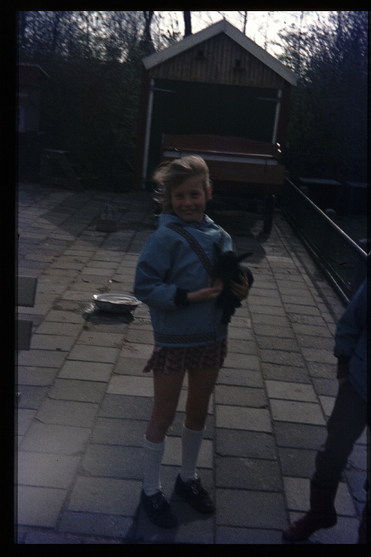 26.Kinderboerderij mrt 1972 Brigitte.JPG